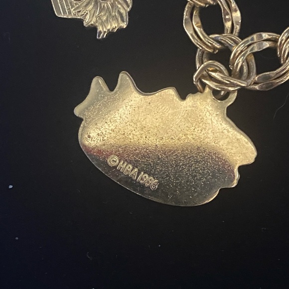 Vintage Jane HBA gold tone religious charm bracelet - Picture 5 of 6